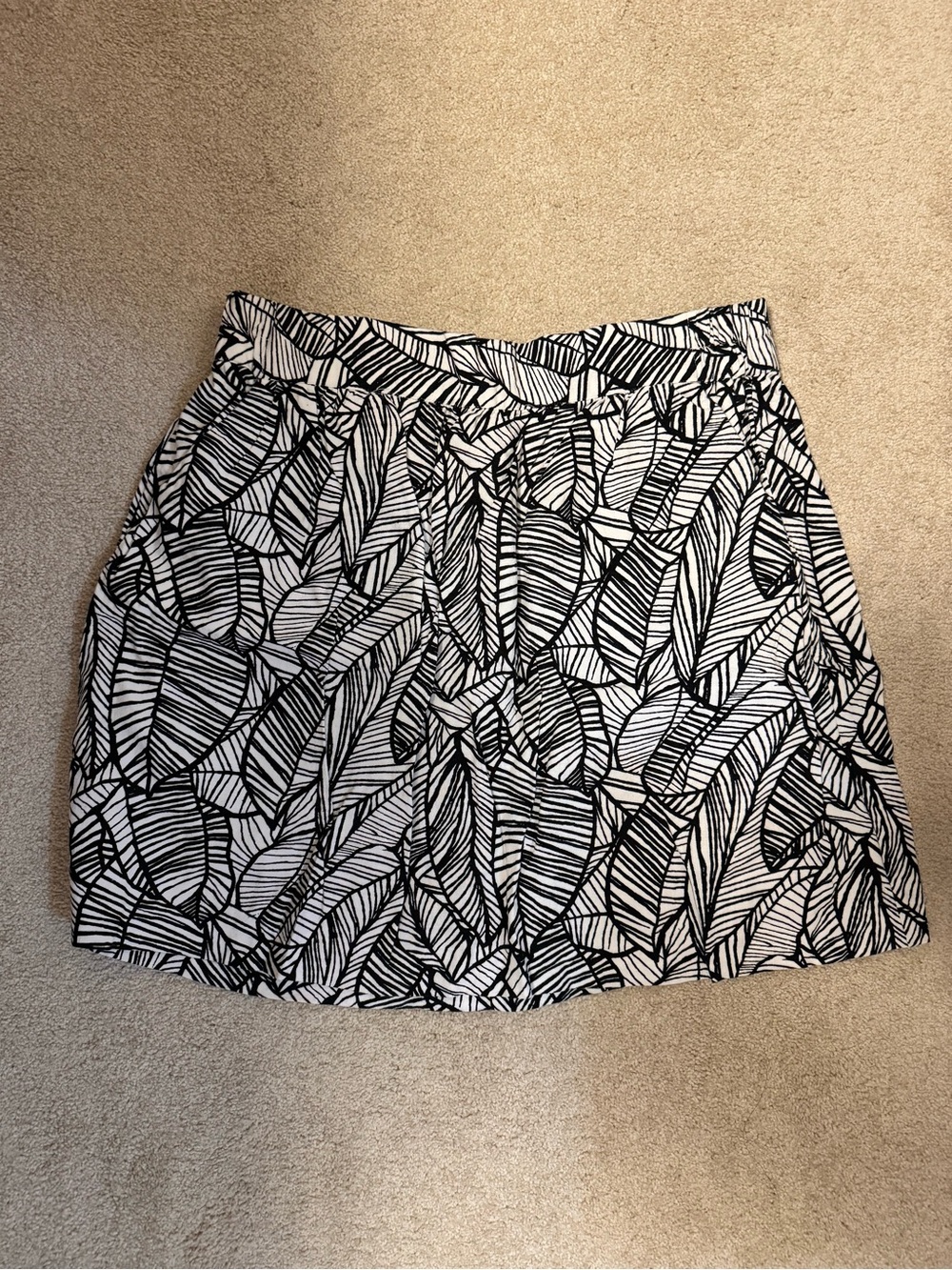 LOFT Black & White Leaf-Print Mini Skirt